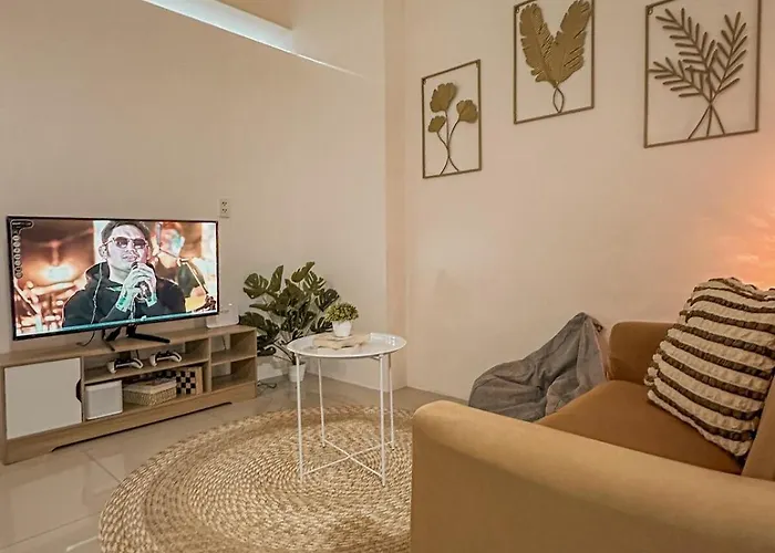 Cozy In Mandaluyong With Balcony, Pool &netflix Manila