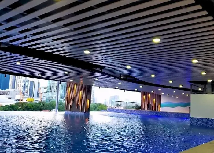 Cozy In Mandaluyong With Balcony, Pool &netflix Manila