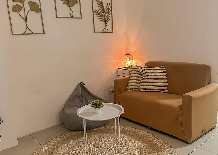 Cozy In Mandaluyong With Balcony, Pool &netflix * Manila