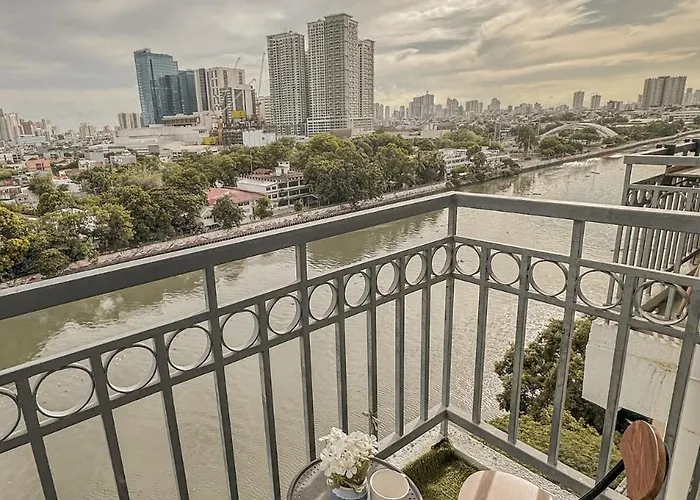 Cozy In Mandaluyong With Balcony, Pool &netflix Manila